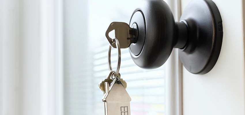 Bifold Door Knob Replacement in Palermo, California